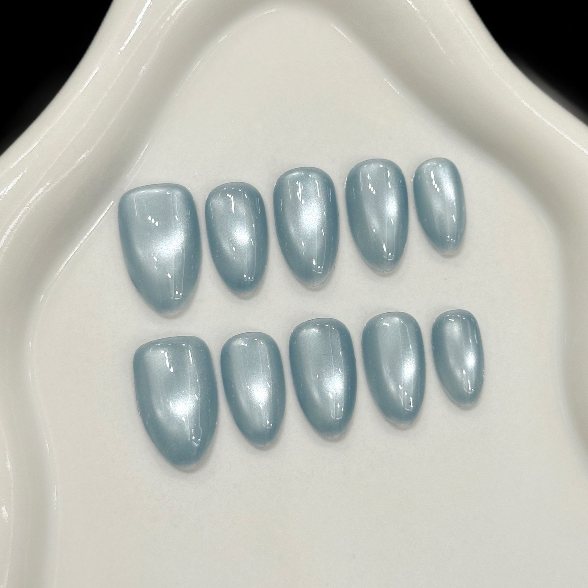 Nail Art Aesthetic - 10 faux ongles courts en forme