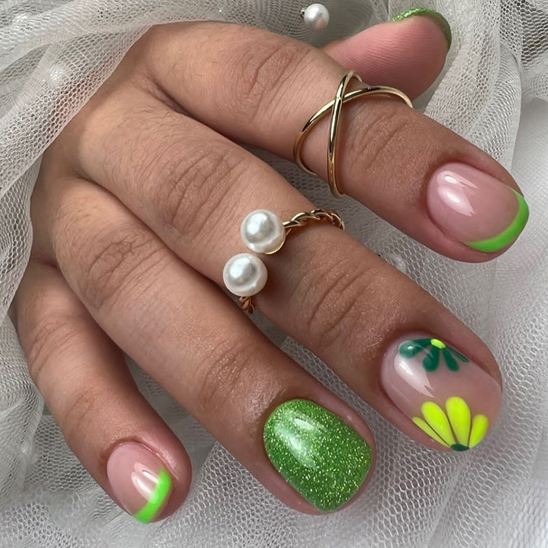 Nail Art Overlay - 24 faux ongles courts de type